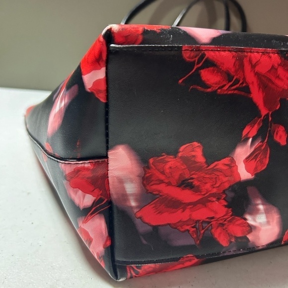 Victoria's secret bag Rose Floral Print Tote Shoulder Bag Black Red - Picture 6 of 9